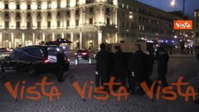Funerali di Antonino Zichichi, il feretro lascia la Basilica di Santa Maria degli Angeli a Roma