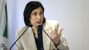 Aiuto di Landini a Schlein. La macchina Cgil per far vincere il No e battere Conte