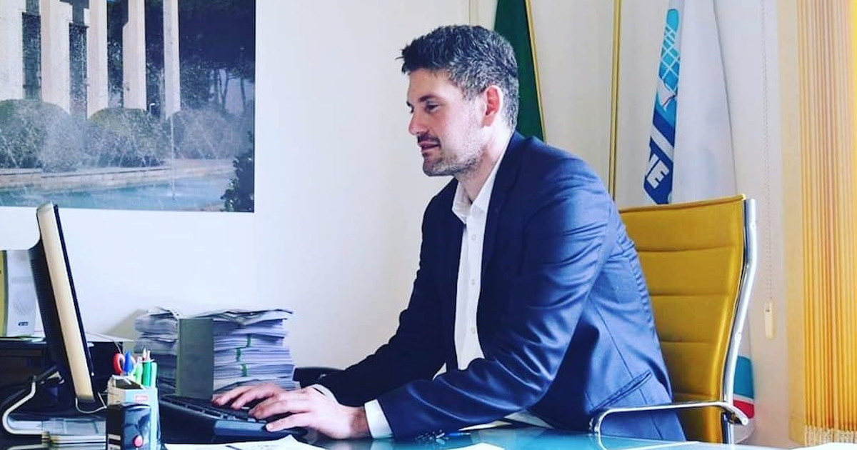 giuliano ugl mani sicure in un italia fragile oggi celebriamo chi non arretra mai da Iltempo.it giuliano ugl mani sicure in un italia fragile oggi celebriamo chi non arretra mai