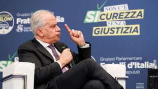 Piantedosi tuona: “Inaccettabile la filosofia immigrazionista di alcuni magistrati”