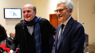 D'Alema, Speranza e Bersani: guarda chi c'è a Spin Time, regno degli okkupanti abusivi
