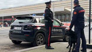 Turisti di Roma nel mirino, scatta il blitz: arresti su bus e tra le vie dello shopping