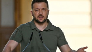 Ucraina, Zelensky vuole soldati a contratto e chiede sostegno finanziario all'Europa 