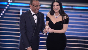 La prima serata di Sanremo 2026 stravince. Ma cala rispetto al 2025: tutti i dati