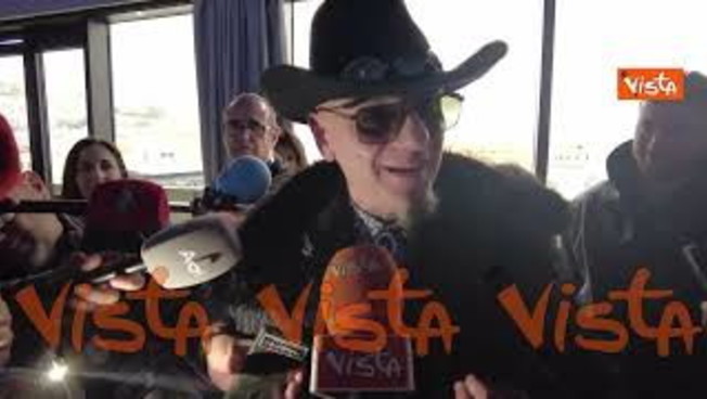 J-Ax: La destra faccia la destra veramente, cosa dobbiamo fare ce lo dicono gli USA