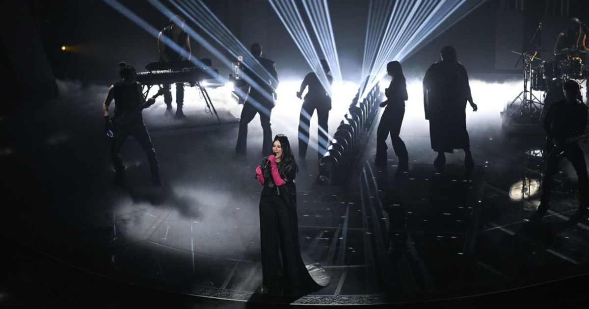 Sanremo, la diretta della serata cover. Svelato Mister X: ecco chi è