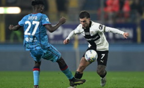 Parma-Cagliari 1-1, a Folorunsho risponde Oristanio