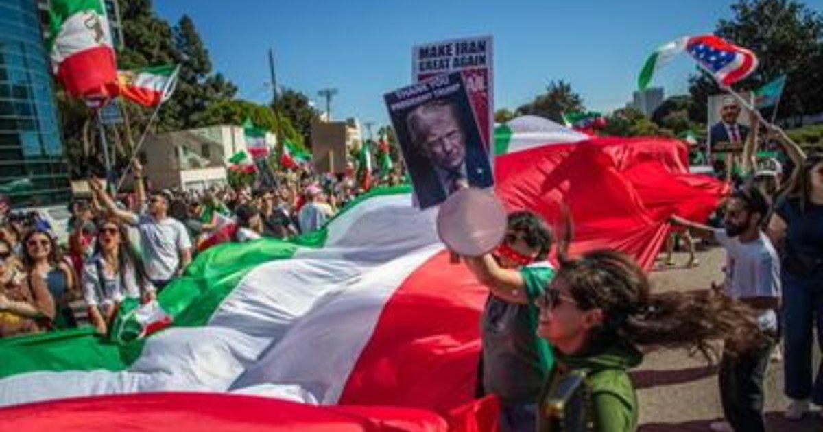 Iran, Trump: "Khamenei è morto". Decapitati i vertici del regime Iran, Trump: "Khamenei è morto". Decapitati i vertici del regime