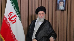 Iran, la tv di Stato conferma: Khamenei è morto da martire nella villa-bunker