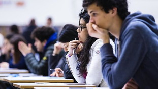 Iran, studenti italiani a Dubai: il ministero dell'Istruzione in contatto con l'ambasciata