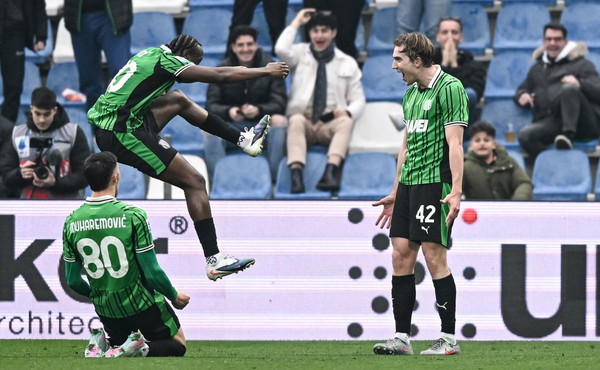 Impresa Sassuolo, resta in dieci ma batte 2-1 l'Atalanta