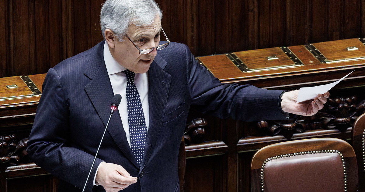 "Ti chiamava Giuseppi...". Tajani umilia Conte in Commissione: caos e seduta sospesa | VIDEO