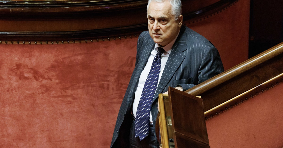 stadio vuoto i tifosi della lazio protestano da Iltempo.it stadio vuoto i tifosi della lazio protestano