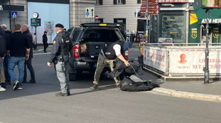 Palazzo Chigi, pacco sospetto e artificieri. Cos'è successo..