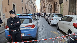 Quattro allarmi bomba in poche ore. Al centro di Roma scatta la psicosi