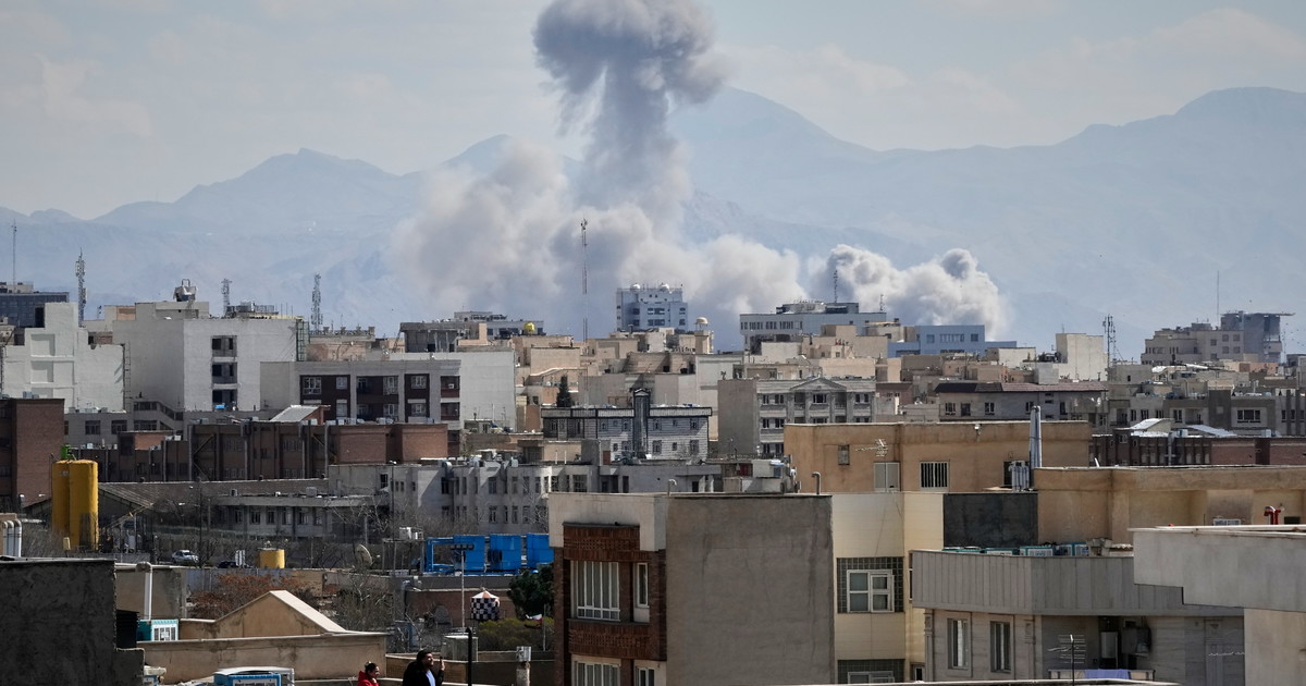 La sfida di Trump: Capacità militari distrutte. Teheran avverte l'Europa