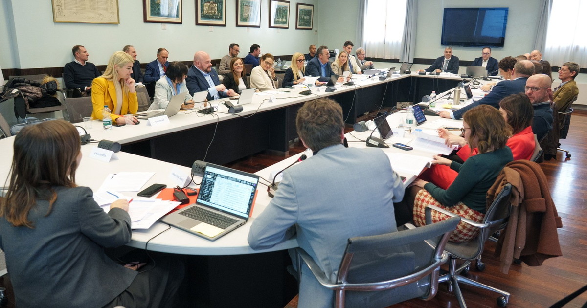 comunicato stampa sesta commissione parere favorevole a defr 2026 28 e nota di aggiornamento da Iltempo.it comunicato stampa sesta commissione parere favorevole a defr 2026 28 e nota di aggiornamento