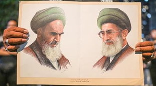 La sinistra iraniana lo sostenne, Khomeini la sterminò senza pietà