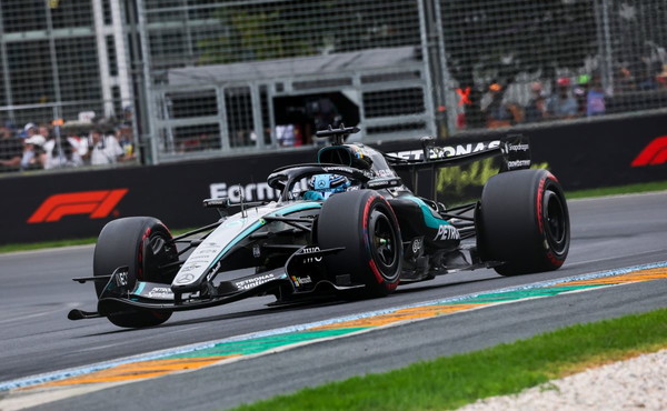 Russell in pole a Melbourne, Leclerc in seconda fila, male Verstappen