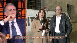&ldquo;Era strano, ora si apra l'inchiesta per omicidio&rdquo;. La furia in diretta del fratello di David Rossi