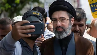 L'Iran ha scelto, la nuova guida suprema è Mojtaba figlio di Ali Khamenei
