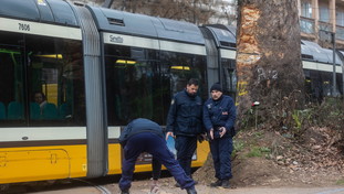 Terzo incidente in dieci giorni sui tram di Milano: cosa sta succedendo alla rete Atm