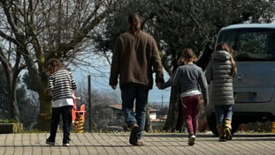 "Evitare ulteriori traumi", mossa contro la separazione dei bimbi del bosco