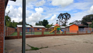 Cristianofobia a Bologna: la sinistra che tollera tutto tranne la Madonna che saluta i bambini