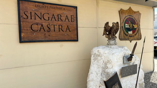 Drone iraniano colpisce base italiana in Iraq, distrutto un mezzo. Le ipotesi