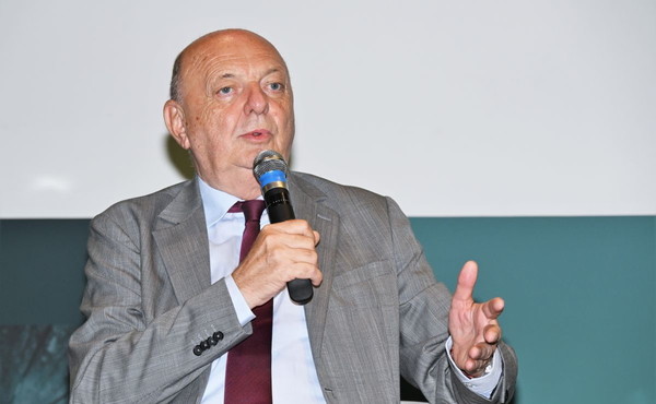 L'Italia aderisce al rilascio coordinato di scorte petrolifere dell'AIE