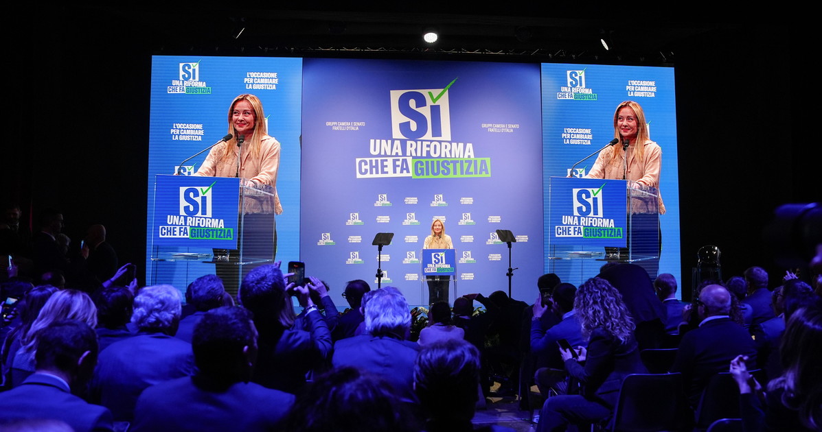 Milano, Meloni al Teatro Parenti: "Ultima occasione per una giustizia più libera"