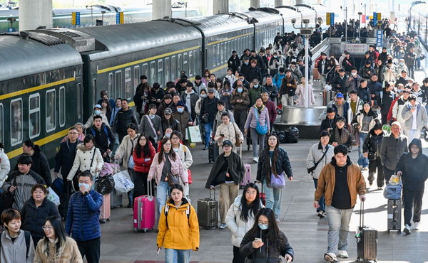 Festa di Primavera, in Cina record di 9,4 miliardi di viaggi interni