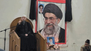 "Sullo stesso lucente solco", la moschea di Roma celebra i due Khamenei