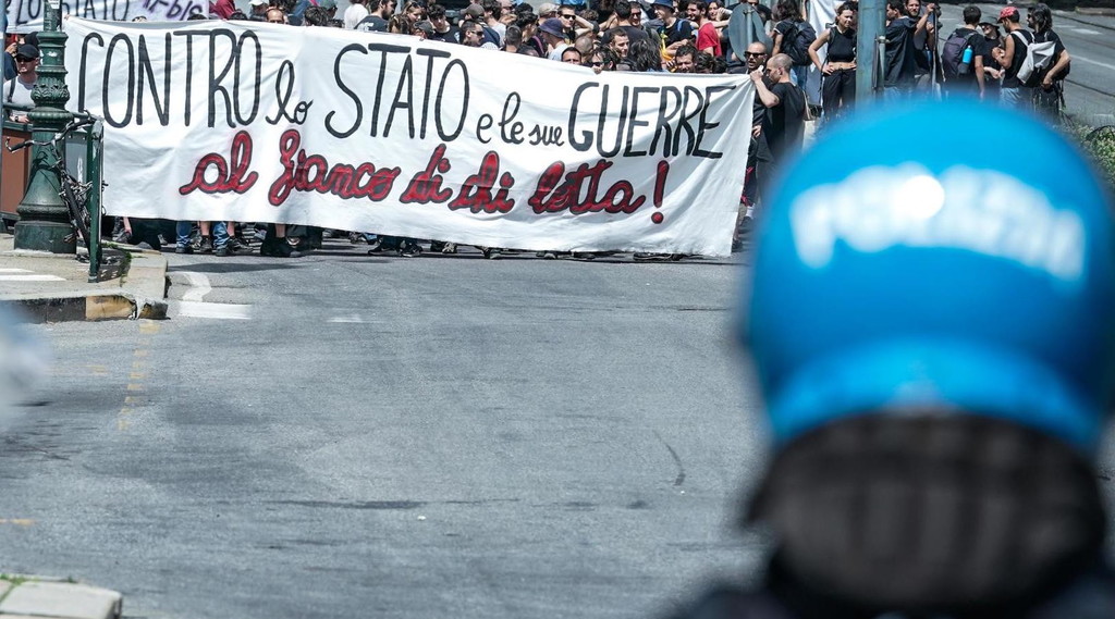 Anarchici sul piede di guerra: 41 bis è tortura, in piazza per Cospito & Co,