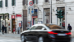 Ztl, la nuova Zona 30 in centro &egrave; gi&agrave; in bilico: "A Roma cadr&agrave; come a Bologna"