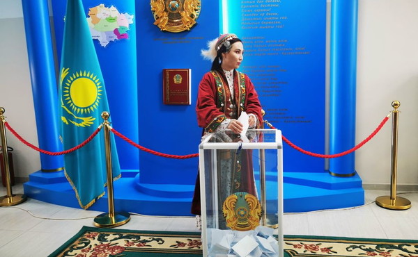 Kazakistan, la scommessa sul futuro passa per un referendum
