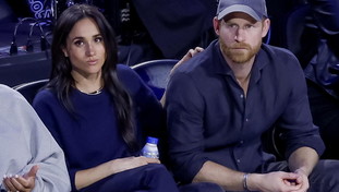 Harry e Meghan furiosi per l'ultima biografia reale: "Complotti e bugie"