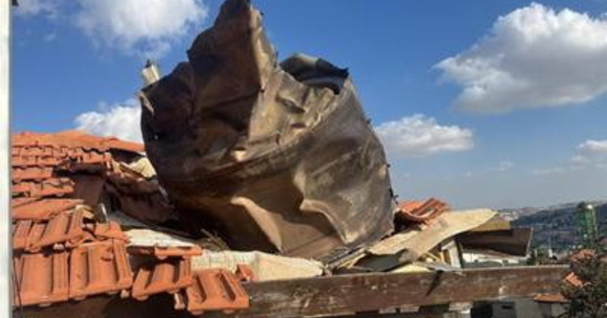 gerusalemme detriti di missili vicino alla chiesa del santo sepolcro da Iltempo.it gerusalemme detriti di missili vicino alla chiesa del santo sepolcro