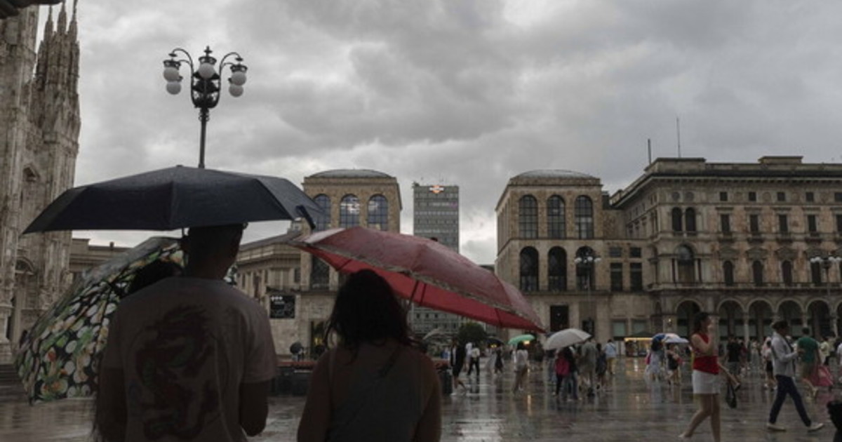 meteogiuliacci arriva il vortice italia divisa a met224 da Iltempo.it meteogiuliacci arriva il vortice italia divisa a met224