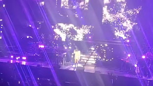 Giorgia omaggia &ldquo;Il Genio di Minneapolis&rdquo; Prince con Purple Rain. Il video al concerto | <span style=color: rgb(153, 0, 0);>GUARDA</span>