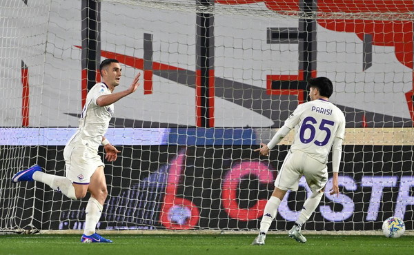 Lo scontro salvezza va alla Fiorentina, notte fonda per la Cremonese