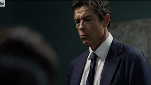 Guerrieri su Rai1 supera Scherzi a parte. Chi vince nel duello De Martino-Scotti