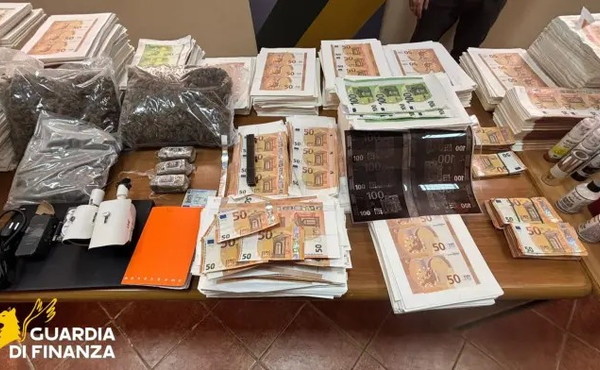 Stamperia clandestina scoperta nel Napoletano, un arresto