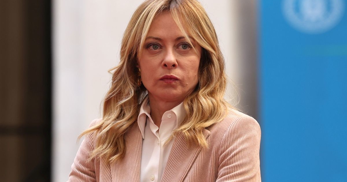 Carburanti, Meloni “Tagliamo 25 centesimi al litro”