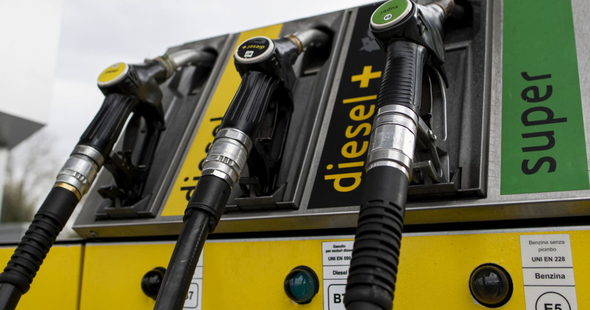 Taglio delle accise e prezzi al distributore, quando conviene fare il pieno