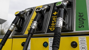 Taglio delle accise e prezzi reali al benzinaio: quando conviene fare il pieno