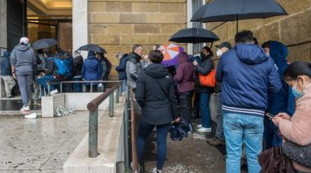 File agli uffici per la tessera elettorale. Oggi e domani aperture straordinarie
