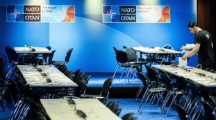 Nato, ritiro temporaneo dall'Iraq: "La priorit&agrave; &egrave; la sicurezza"