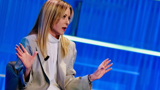 Meloni e Schlein da Mentana. Così dal fronte del No hanno provato a buttarla in caciara