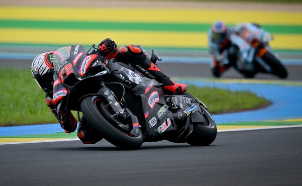 Bezzecchi trionfa in MotoGP in Brasile, doppietta Aprilia